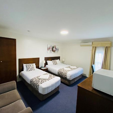 Colonial Lodge Motor Inn Yass Exteriör bild