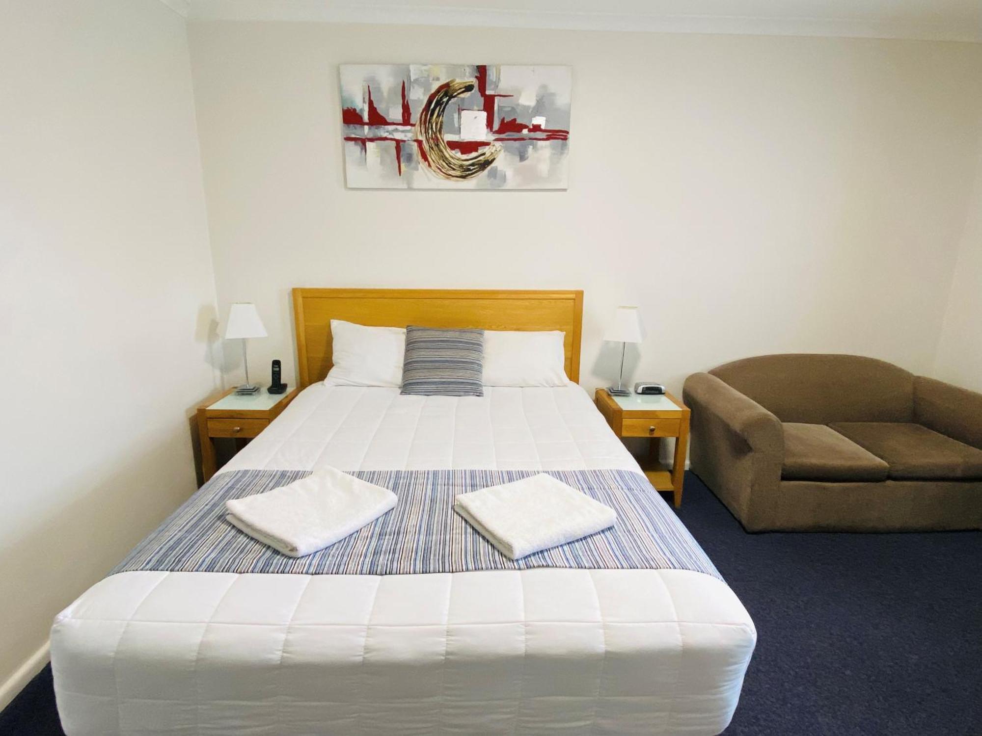 Colonial Lodge Motor Inn Yass Exteriör bild
