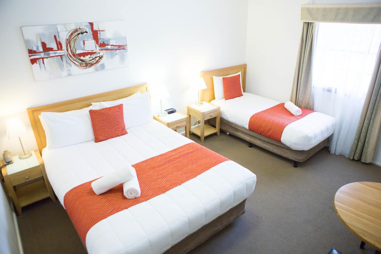 Colonial Lodge Motor Inn Yass Exteriör bild